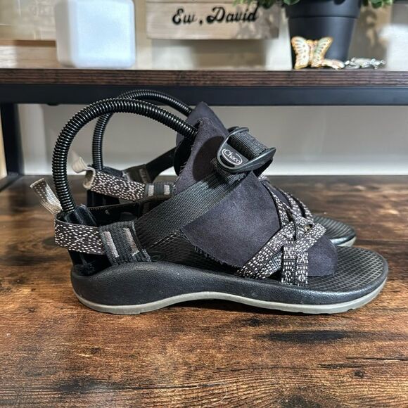 Chaco Kids black and white design sandals Size 3 - Picture 1 of 9